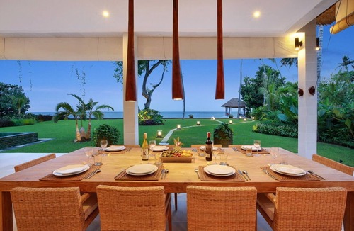Kalianget Villa | Superb luxury beachfront Villa with Chef & staff. Friends & Family friendly