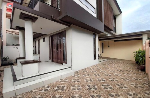 Tangerang Apartment | TAMA Guesthouse 16 People for Family or Group