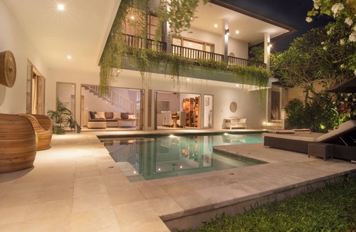 Batu Bolong Villa | Temple Estate; fully serviced 7 Bedroom villa, central Canggu close to the beach