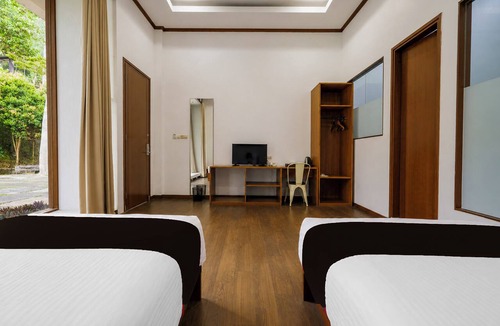 Ciburial Hotel | Townhouse Oak Hotel Pondokan Tjiburial
