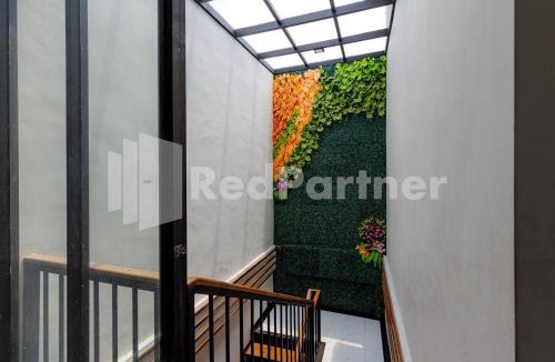 Dinoyo Hotel | Tree Homestay Mitra RedDoorz