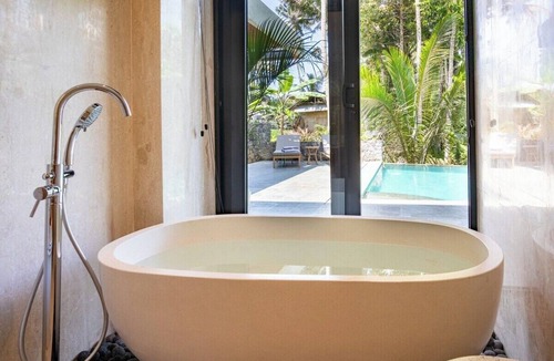 Melayang Villa | Tropical 3BR Hideaway with Huge Pool, PARQ Access