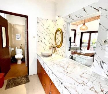 Bandung House | Tutup