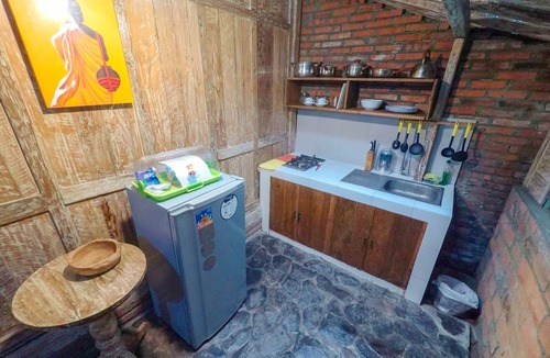Denpasar Barat Cottage | Unique and lovely wooden cottage 2