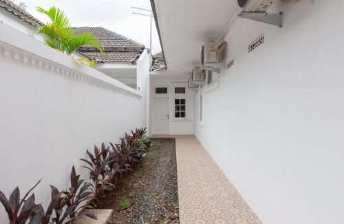Bangka Hotel | Urbanview Hotel De Breeze Kemang Jakarta by RedDoorz