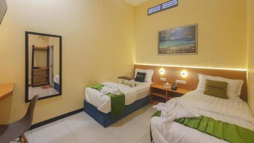 Pare Hotel | Urbanview Hotel Sakura Kampung Inggris Pare by RedDoorz