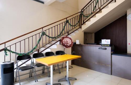 Mojokerto Hotel | Urbanview near Sunrise Mall Mojokerto
