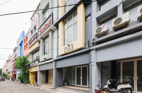 Jakarta Hotel | Urbanview Syariah Kost D33 Hutan Kota Srengseng