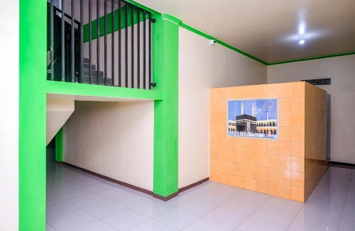 Salatiga Hotel | Urbanview Syariah Zidney 3 Salatiga by RedDoorz