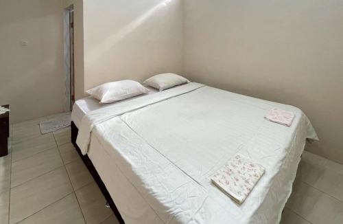 Parapat Hotel | Valencia Homestay Redpartner