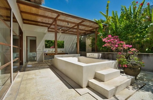Laksmana Villa | Vibrant 6BR Luxurious Villa, Seminyak! 7Min Walk To The Beach! W/Swim Pool!