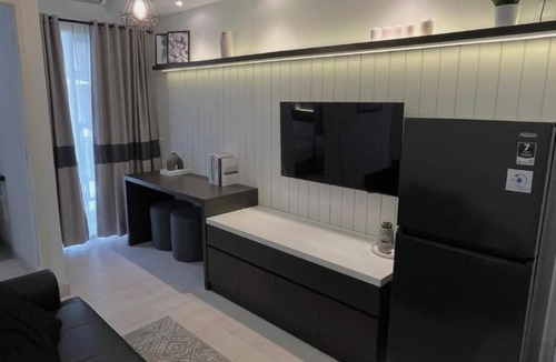 Cikarang Apartment | Vicienta Luxury Stay 2BR Apartment at Stanford Meikarta
