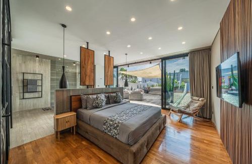 Berawa Villa | Villa Aless - Designer 4BR Villa with Sauna, Jacuzzi, Ice Bath, Gym & Rooftop