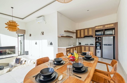 Tibubeneng Villa | Villa Celestial Brand New Enchanting 2 BR with Aircon Living Canggu