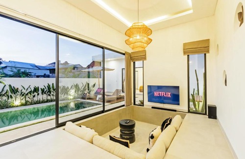 Tibubeneng Villa | Villa Celestial Brand New Enchanting 2 BR with Aircon Living Canggu