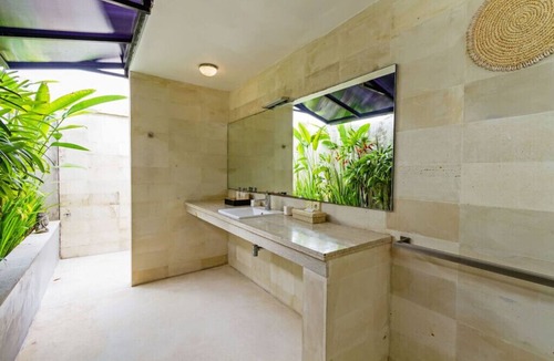 Central Seminyak Villa | Villa Eindra