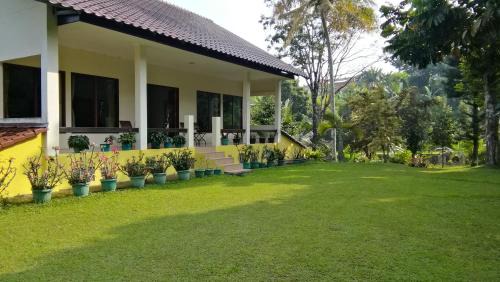 Megamendung Villa | Villa (Entire) Teddy 6500m2 land@Gadog 650m above sea level.