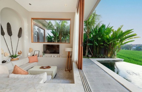 Tumbak Bayuh House | Villa Glentana - 3BR EPIC Sunset Villa