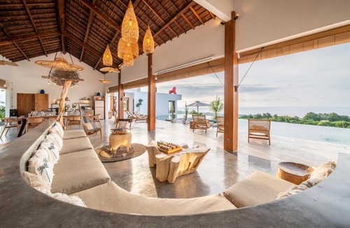 Banjartegehe Villa | Villa Irrawaddy Lovina