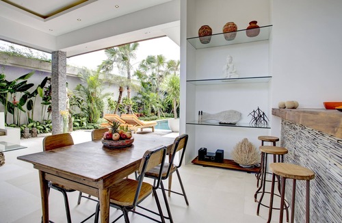 Sunset Road Villa | VILLA JONAS 1 BDR - PRIVATE- SWIMING POOL - BALI - SEMINYAK - INDONESIE