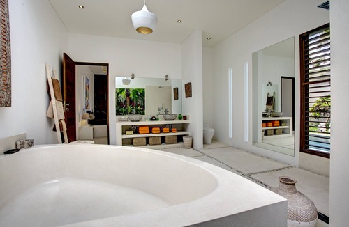 Sunset Road Villa | VILLA JONAS 1 BDR - PRIVATE- SWIMING POOL - BALI - SEMINYAK - INDONESIE