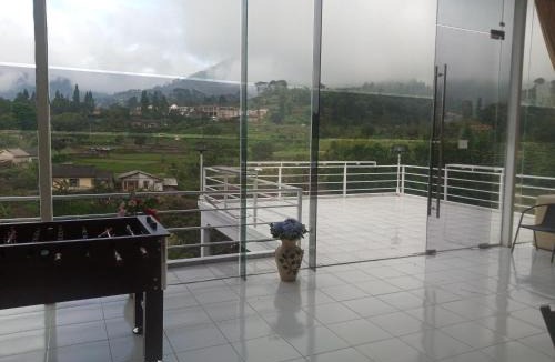 Cipanas Villa | Villa kaca 88