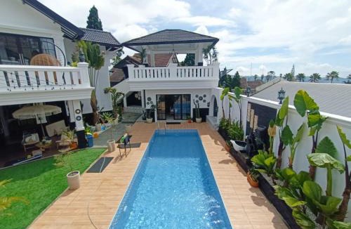 Cipanas Villa | Villa Kota Bunga Malini 10