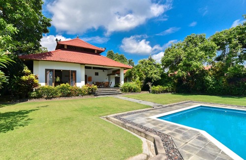 Kubutambahan House | Villa Kupu Kupu - Beachfront Villa In East Part of Norther BALI
