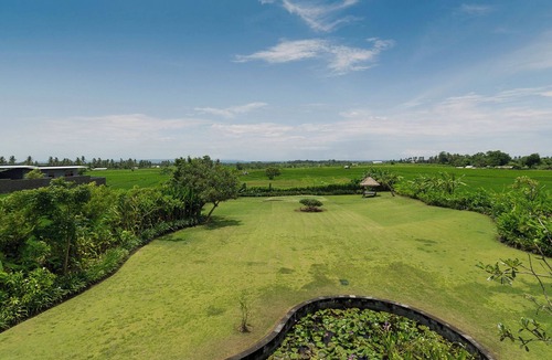 Munggu Villa | Villa Mandalay | Seseh 7BR Villa — Panoramic Pool & Chef
