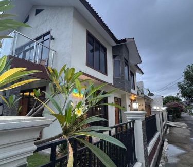 Majalengka House | Villa Munjul Indah - Majalengka