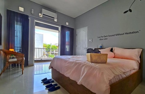 Serpong Villa | Villa Palm Springs by REQhome