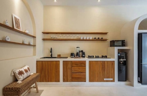 Batu Bolong Villa | Villa Sen1 3BDR - 3 Min Echo Beach