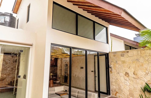 Uluwatu House | Villa Svargi 6 1BR minutes to famous beach uluwatu