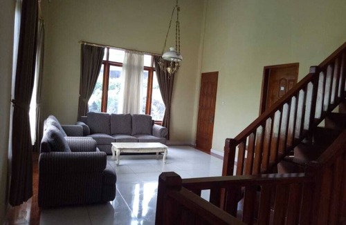 Ciloto Villa | Villa Tebing Puncak Bogor