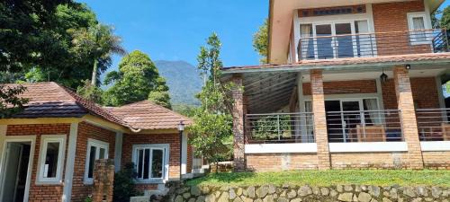 Cilobak House | Villa Teras Makati 4BR near Curug Nangka