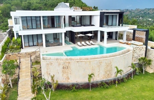 Kuta Villa | Villa Teraum