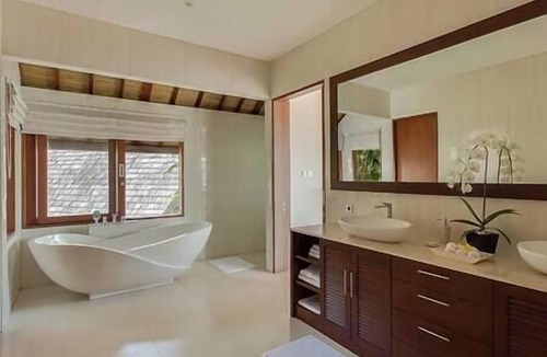 Candi Dasa Villa | Villa Tirta Nila | East Bali 4BR Beachfront | Lagoon Access & Chef
