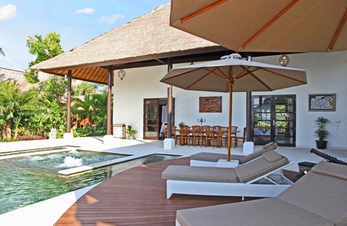 Dencarik Villa | Villa Tri Murti, Lovina beach villa with private swimming pool at - up to 10 people