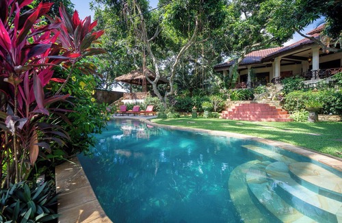 Rangdu Villa | Villa Wana: Wonderful luxury hideaway surrounded by nature