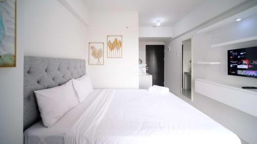 Sidoarjo Apartment | Well Furnished and Homey Studio (No Kitchen) Apartment at Suncity Residence By Travelio