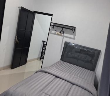Candi Binangun Resort | White House Royal Villa B1