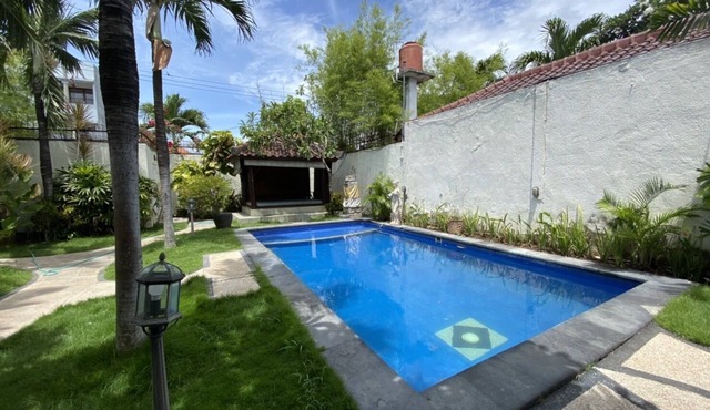 ヴィラクタ Villa Kuta near Kuta Beach in Kota Denpasar
