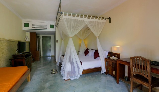 1 BR Villa near Ubud with a private plunge pool and a living area incl breakfast in Denpasar