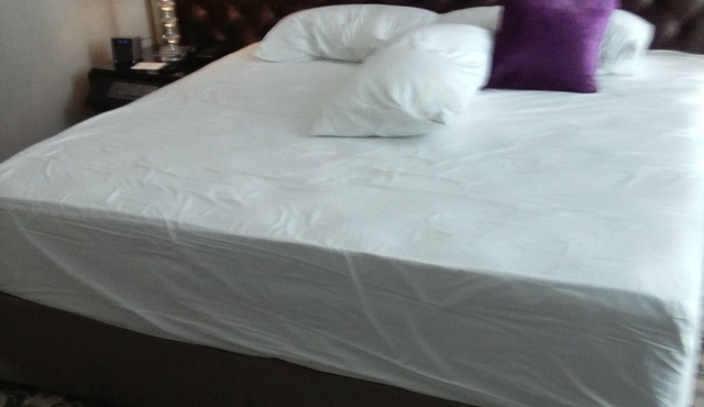 1 King Bed Apartment. in Surabaya