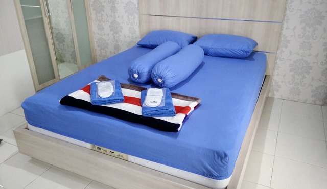 1BR @ Apartment Salemba w/hot shower & complimentaries in Jakarta