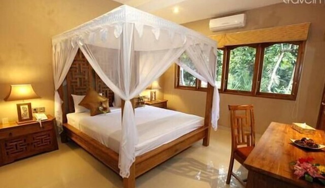 2 Bed Room Suites, 50 meter to the beach in Negara