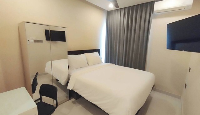 201`Last Minutes Deal ! Room 201. 1st Cleanest & Affordable Guest House In Bali. in Bali