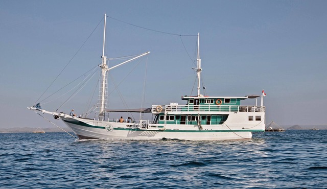 28 Meter Traditional Phinisi Boat in Labuan Bajo