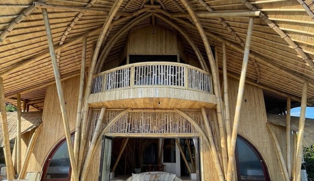 3-bedroom Bamboo villa with Private pool front Yo-Yo's Surf spot in Sekongkang bawah