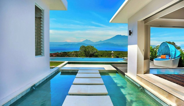 353 Degrees North in Penida Island